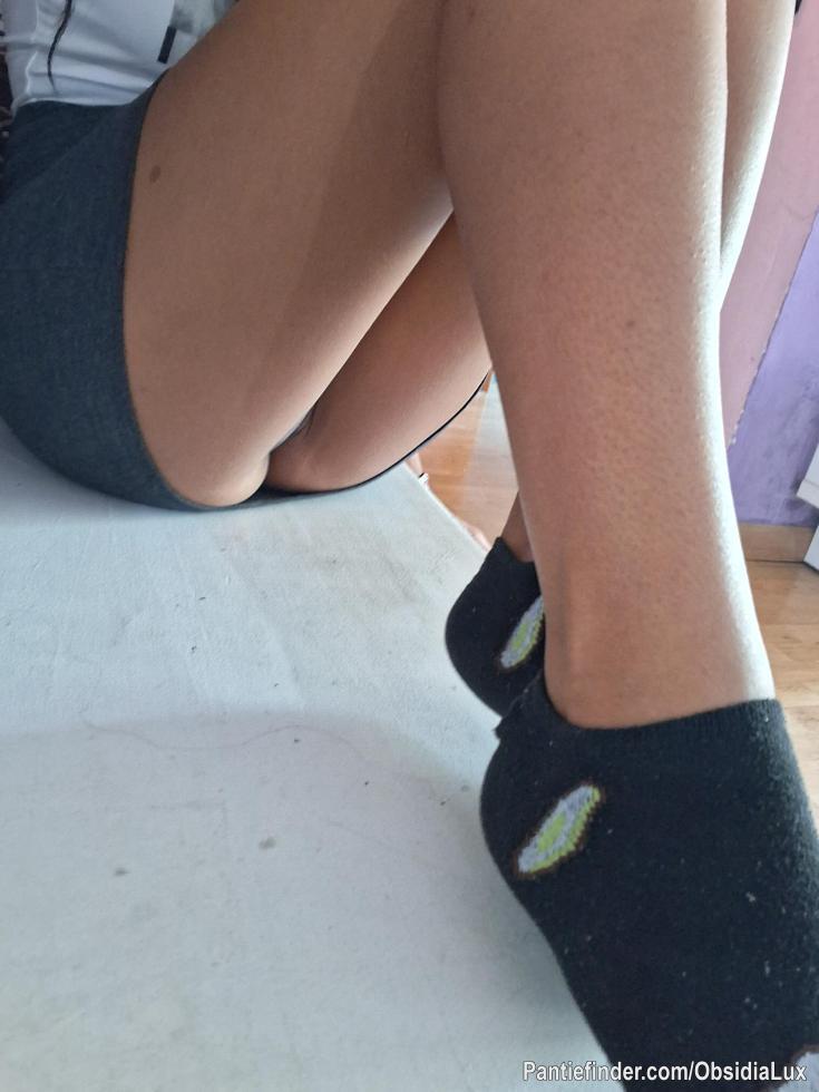 Do you like what you see?🔥 Imagine a video where you see my beautiful feet in close-up and how I get oil all over my soles, my toes, they end up full of oil🤫 
Go to my profile and see for yourself.
Do you want a personalized video? Write me and enjoy
Telegram: L_19_K 
Kik: Obsidia_Lux